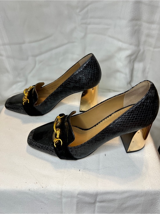 Tory Burch Shoes - EC Tory Burch Jessa Pumps. Snake Print, Velvet, Leather. Gold Accents. Women’s 7